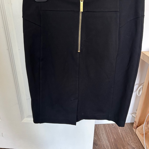 Black Michael Kors pencil skirt - Picture 2 of 2